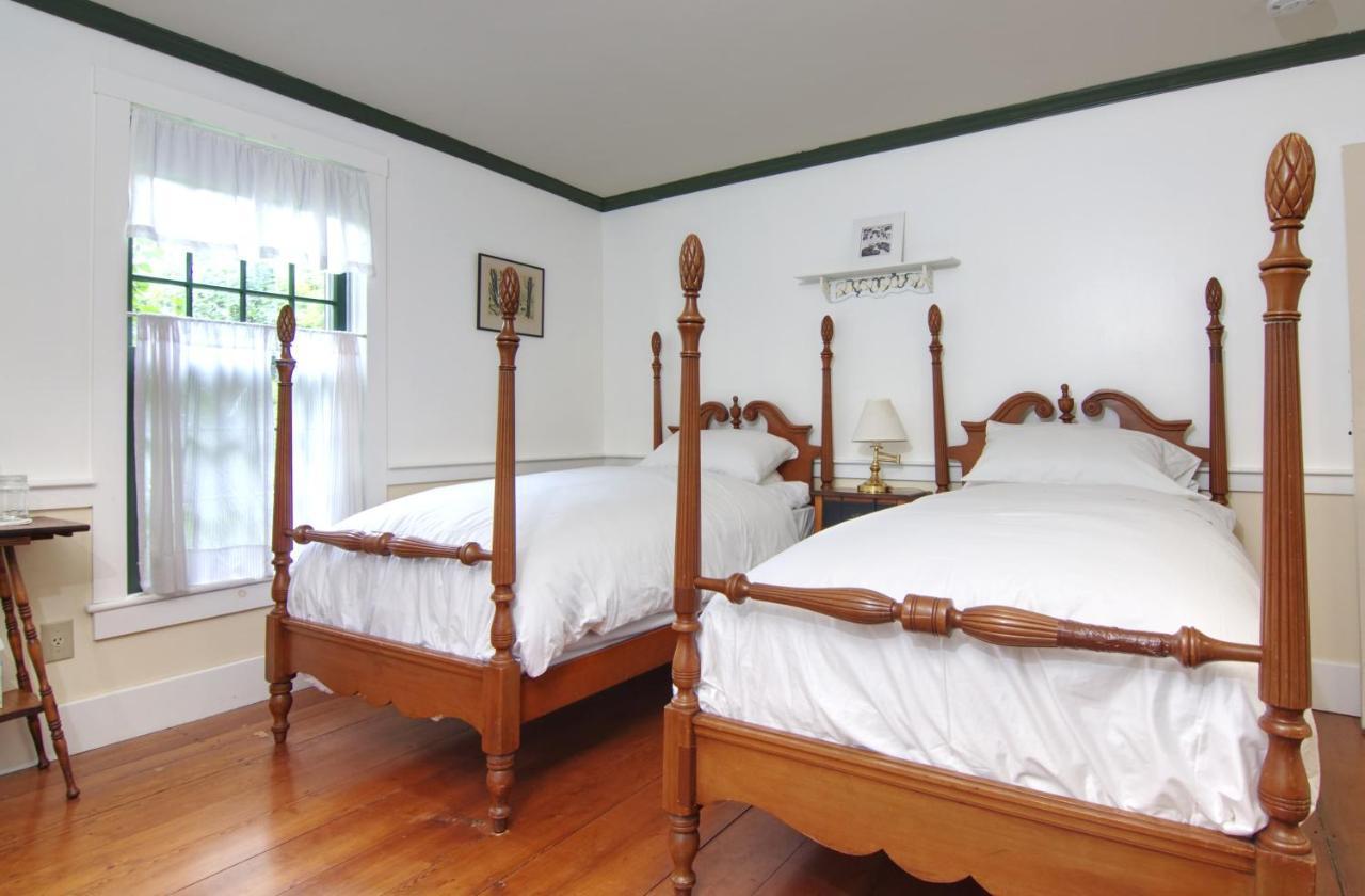 The Featherbed Inn Waitsfield Экстерьер фото
